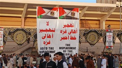 بالأعلام ولافتات لا للتهجير، أهالي مطروح يتضامون مع الفلسطينيين بساحات صلاة العيد (فيديو وصور)