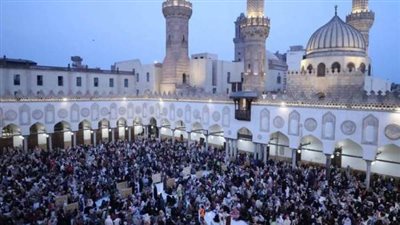 تكبيرات عيد الفطر 2025 من الأزهر، فرحة العيد تعم جموع المصلين (فيديو) 