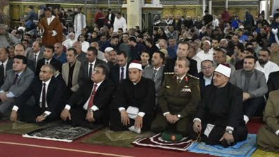 سقوط سكرتير عام محافظة الدقهلية داخل مسجد النصر بالمنصورة بعد صلاة العيد ونقله إلى المستشفى 