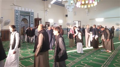 الآلاف من أهالي سيناء يؤدون صلاة عيد الفطر المبارك في الساحات والمساجد (صور) 