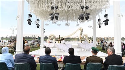 محافظ قنا يشهد كرنفالًا فنيًا احتفالًا بعيد الفطر (صور)