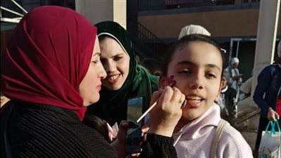 بالرسم على الوجه وتوزيع الهدايا، أطفال القليوبية يحتفلون بعيد الفطر (صور) 
