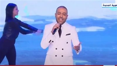 العيد ابتدا والفرح ابتدا، ظهور مميز للفنان تامر عاشور أمام الرئيس السيسي خلال احتفالات عيد الفطر