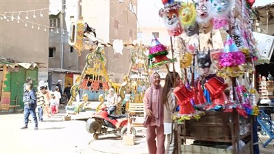 إقبال الأطفال على الملاهي في أول أيام عيد الفطر بالمنوفية (صور)