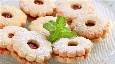 تفسير حلم أكل البسكويت في المنام وعلاقته بالرزق الكثير