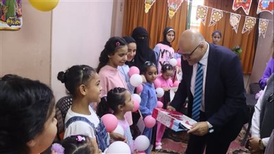 محافظ القليوبية يرسم البسمة على وجوه الأيتام والمسنين في أول أيام عيد الفطر (صور)