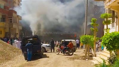 حريق هائل يلتهم مخزنا لتجارة الخردة في الغربية (فيديو)