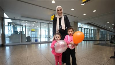 مطار القاهرة الدولي يشارك المسافرين فرحتهم بعيد الفطر 