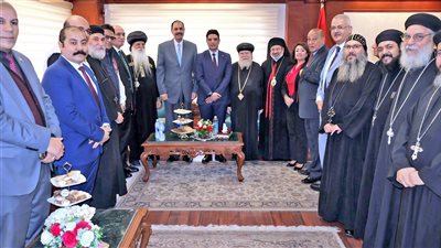 محافظ سوهاج يستقبل المهنئين بعيد الفطر