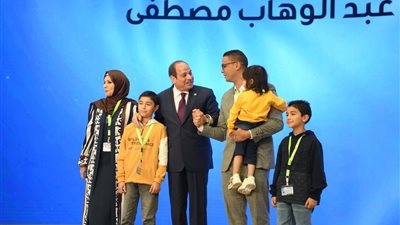 نشاط الرئيس السيسي في أول أيام عيد الفطر (صور)