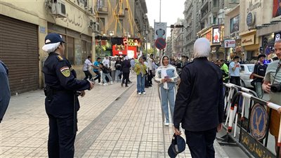 انتشار الشرطة النسائية في وسط البلد لمنع التحرش (صور)