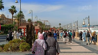 مشاهد من احتفالات المواطنين بعيد الفطر على كورنيش الأقصر (فيديو وصور) 