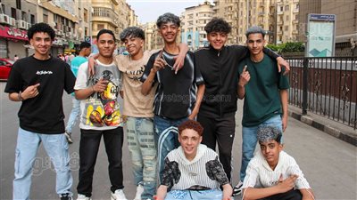 قصات الشعر الغريبة والألوان الزاهية، الأطفال يحتفلون بعيد الفطر في وسط البلد (صور) 