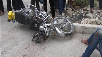 بالأسماء، إصابة شخصين في سقوط عمود إنارة على موتوسيكل بالمنصورة 