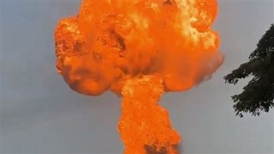 إخلاء المنازل القريبة، حريق ضخم في أنبوب للغاز بماليزيا (فيديوهات)