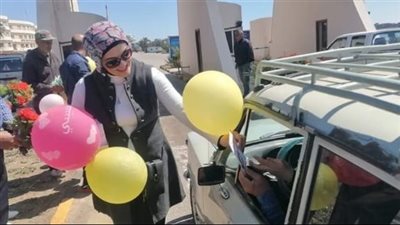  رأس البر تستقبل زوارها في عيد الفطر بالورد والبالونات 
