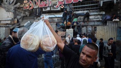 مجاعة تحاصر غزة بعد إغلاق المخابز المدعومة في القطاع