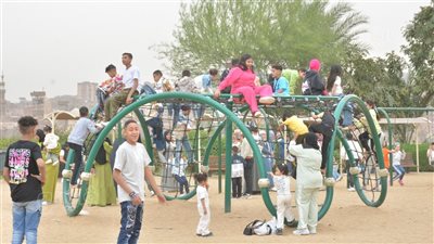 الأطفال تتصدر المشهد، إقبال كثيف على الملاهي في ثاني أيام عيد الفطر المبارك (صور) 