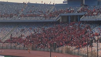 جماهير الأهلي تتوافد على ستاد القاهرة قبل ساعات من مواجهة الهلال 