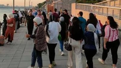 في اليوم الثاني، أهالي المنيا يحتفلون بعيد الفطر على كورنيش النيل