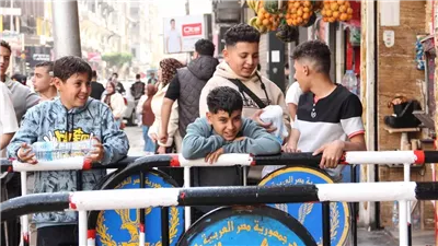  القاهرة تتألق في ثاني أيام العيد وسط إقبال على المطاعم والمقاهي (صور)