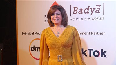 إلهام شاهين بفستان أصفر أنيق على ريد كاربت 