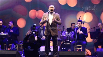 تشجيعا للسياحة.. علي الحجار يحيي حفل مهرجان الصعيد بأجمل أغانيه ببني سويف | صور