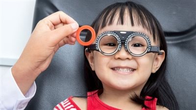  علامات يجب الانتباه إليها، الأعراض المبكرة لضعف البصر عند الأطفال