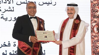 المهندس أحمد مكي يفوز بجائزة فخر العرب للقيادة المتميزة في قطاع التكنولوجيا