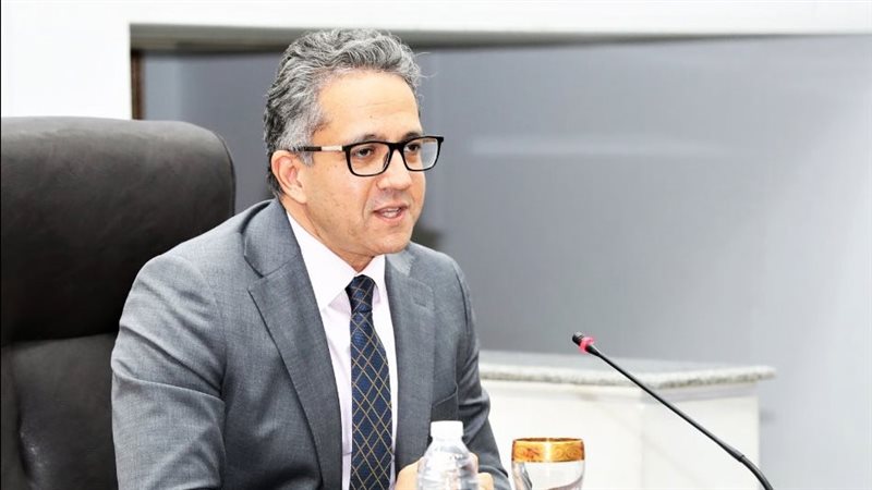 وزير السياحة والآثار