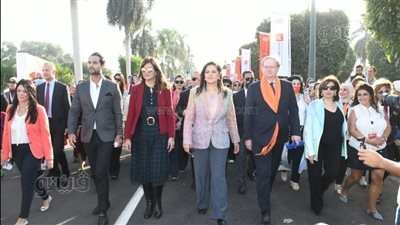 وزيرة التخطيط تتقدم مسيرة المرأة المصرية بأول قمة نسائية دولية بقصر القبة