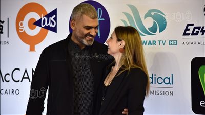 هاني عادل وزوجته أبرز حضور ريد كاربت 