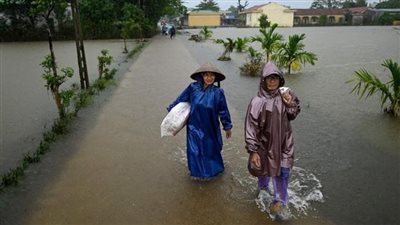 غرق 23 ألف منزل في مياه الفيضانات بفيتنام