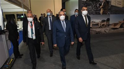 نشاط وزير الدولة للإنتاج الحربي في اليوم الثاني لمعرض 