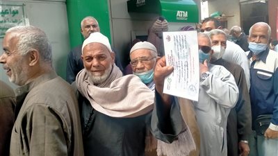 منع غير الحاصلين على لقاح كورونا من دخول مكتب بريد الباجور | فيديو