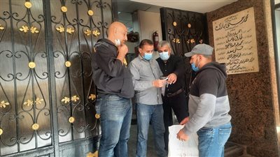 منع دخول الأهالي غير الملقحين إلى مركز خدمة المواطنين بالجيزة | صور