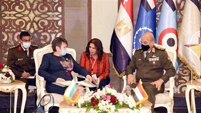 وزير الدفاع يعقد لقاءات مع الوفود العسكرية وكبرى الشركات العالمية المتخصصة في التسليح