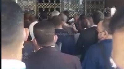 لم يحصلوا على اللقاح.. كواليس غلق محكمة الجيزة 120 دقيقة.. والمحامون يهتفون 