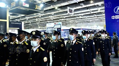 لقاءات مكثفة لقادة الأفرع الرئيسية وكبار قادة القوات المسلحة على هامش 