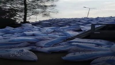 انقلاب سيارة محملة «ردة»على طريق «بلبيس - الزقازيق» بالشرقية | فيديو