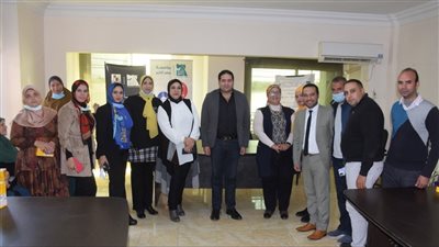 تسليم هواتف ذكية لـ40 سيدة من أصحاب المشروعات الصغيرة ببني سويف