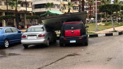 بسبب العاصفة الترابية، تهشم سيارتين في شارع أحمد عرابي بالمهندسين