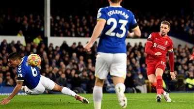 تعادل سلبي بين ليفربول وإيفرتون بعد 25 دقيقة