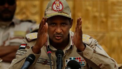 حميدتي يتعهد بتسليم البشير لـ