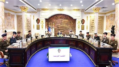  السيسي للطلبة المتقدمين للكليات العسكرية: يجب أن تكونوا قدوة لجميع أبنـاء مصـر 