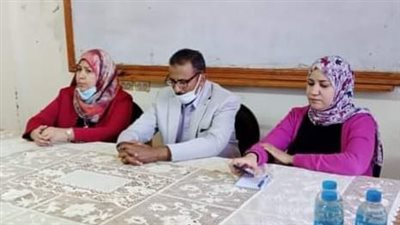 ورشة عمل عن محو الأمية وتعليم الكبار بـ آداب الوادي الجديد 