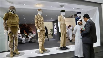 الجناح السعودي يجذب الأنظار بسبب المدرعة الدهناء| صور 