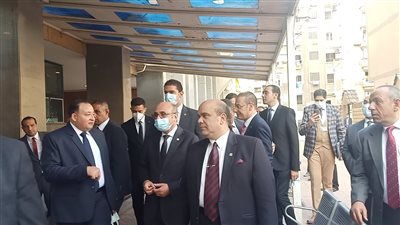 وزير العدل: صرف شهر مكافأة للعاملين بمجمع محاكم المنصورة