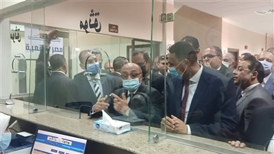 لحظة تفقد وزير العدل للشهر العقاري ببني عبيد| فيديو وصور 