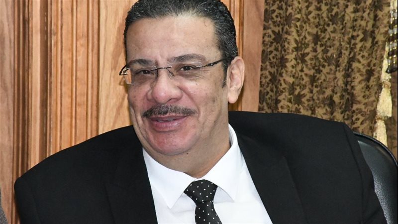 الدكتور أحمد زكي